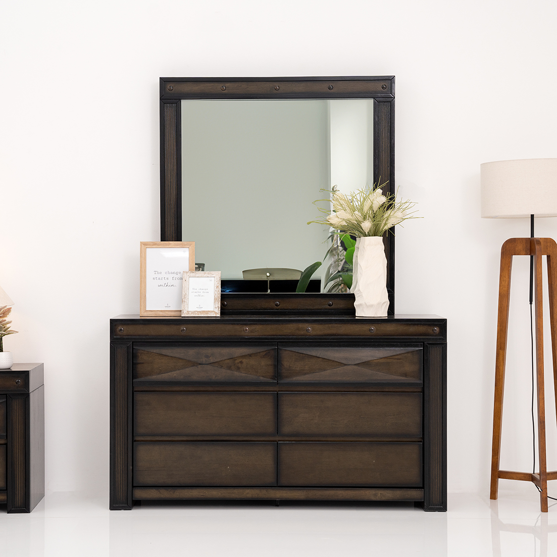 Titan Dresser with Mirror