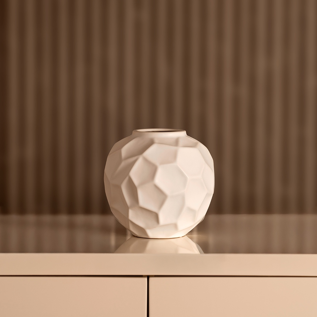 Blenka White Ceramic Vase- 16 cm