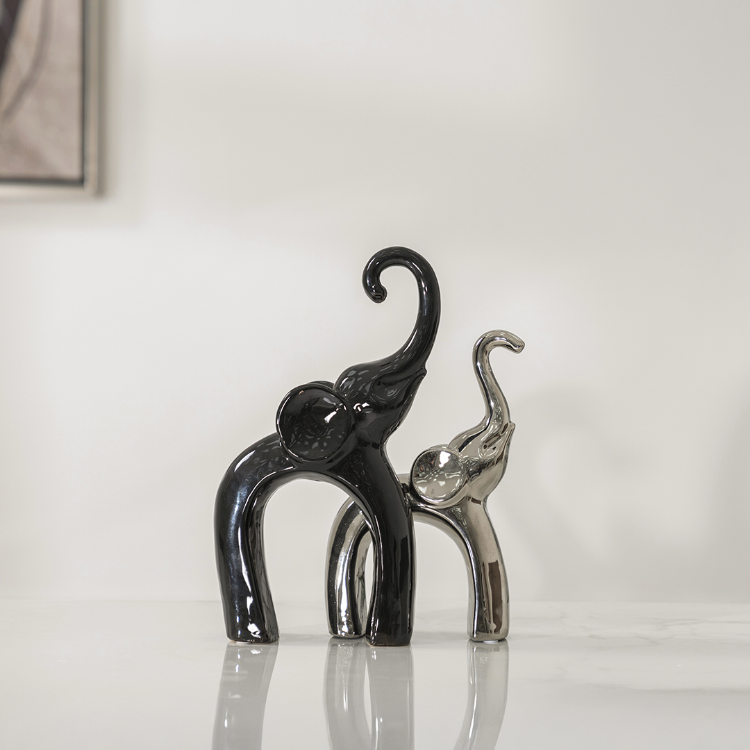 Delyn ceramic black and silver elephant accent 19*6*28 cm
