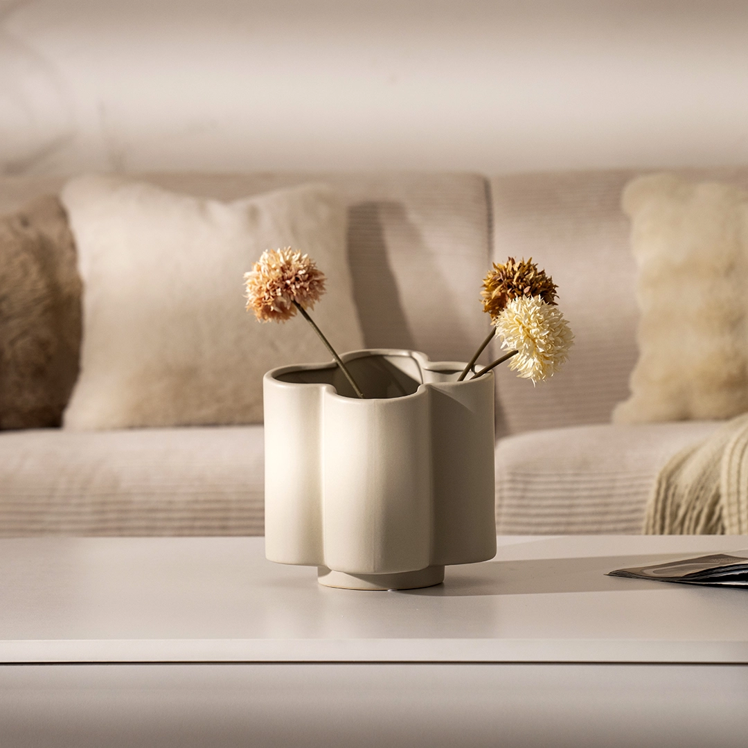 Quinn ceramic flower shape vase 19*19*18.7 cm